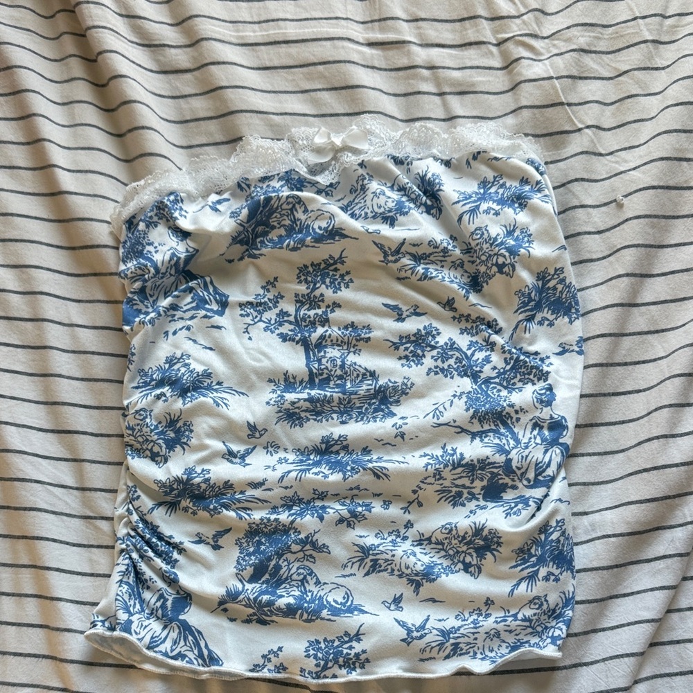 SHEIN Blue and White Floral Crop Top